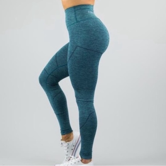 Alphalete OG Revival Leggings (Rare) - Picture 2 of 7